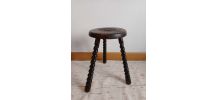 Tabouret tripode brutaliste pieds torsadés 