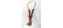 Collier ethnique coloré. Très bon état.