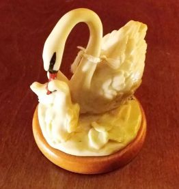CYGNE ET CYGNEAUX,G.ARMANI.