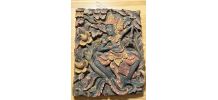 Bas relief polychrome en bois 