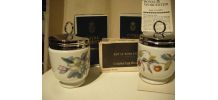 paire de cuiseurs à oeufs en porcelaine dans leurs boites in