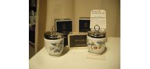 paire de cuiseurs à oeufs en porcelaine dans leurs boites in
