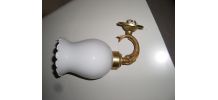 Applique en bronze avec tulipe en porcelaine