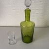 Ancien flacon en verre ciselé +verre de liqueur 