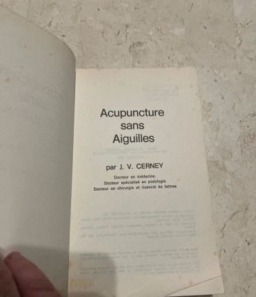 Acupuncture sans aiguilles, JV Cerney (Ref. 2024-249)
