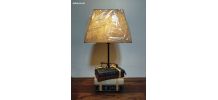 Lampe à poser artisanale recyclage livres