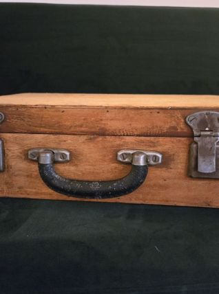 Valise vintage en bois