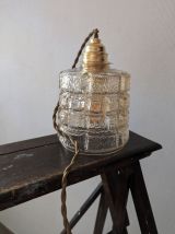 Lampe à poser avec globe en verre.