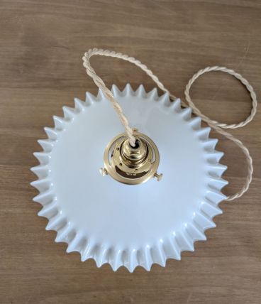 Opaline dentelée vintage