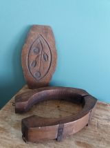 Moule à beurre ancien en bois décor sculpté