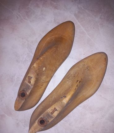 Formes chaussures femme bois