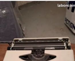 Lot de deux machines à écrire Hermes Baby S