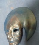 Masque décoratif en terre cuite patinée ,pièce unique