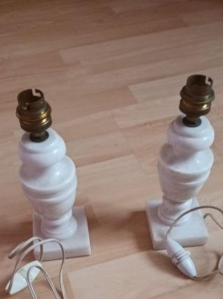 Vends 2 pieds de lampe de chevet en  albatre An 70