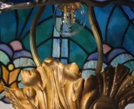 lampe ancienne bronze massif et abat jour verre de style tif