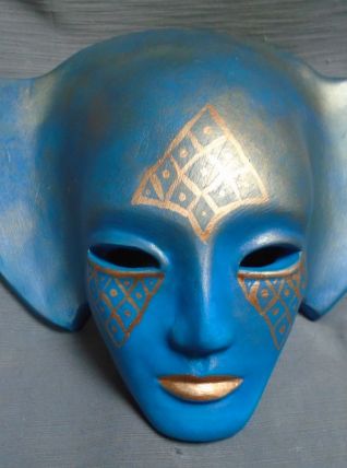 Masque décoratif en céramique peinte ,pièce unique