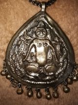 Grand pendentif Berbère Bermil ancien en argent et grenats d