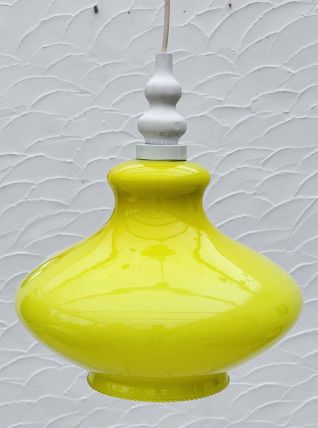 Suspension en opaline jaune