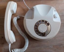 Ancien téléphone rond TELCER  ivoire