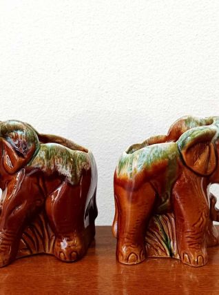 Paire de vases éléphants en céramique vintage 