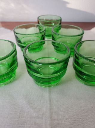 5 verres à liqueur, ou coquetiers, en verre vert, LEVER