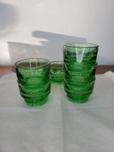 5 verres à liqueur, ou coquetiers, en verre vert, LEVER
