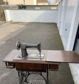 Machine à coudre 19 eme siècle Singer 