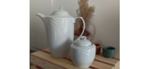 Cafetière et sucrier en porcelaine