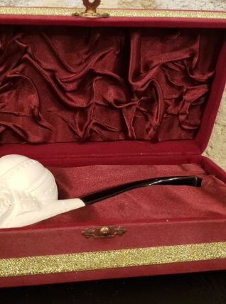 Pipe en écume de mer dans sa boîte