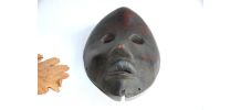 Ancien masque Dan en bois sculpté.  Art africain.
