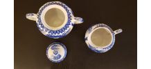 Ensemble en porcelaine japonaise bleue et blanche 