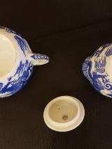 Ensemble en porcelaine japonaise bleue et blanche 