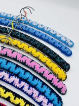 Lot de 12 cintres vintage