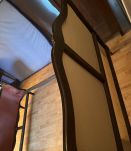 Grand lit ancien vintage en bois