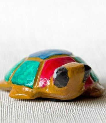 Tortue multicolore fabrication artisanale peinte à la main 