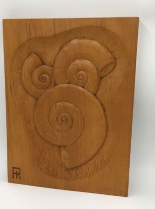 Sculpture murale en bois