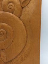 Sculpture murale en bois