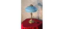 lampe bronze  et opaline bleu 42x24  elec ok ; tres belle 