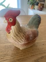 Poule en faience