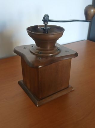 Moulin à poivre en bois et cuivre 