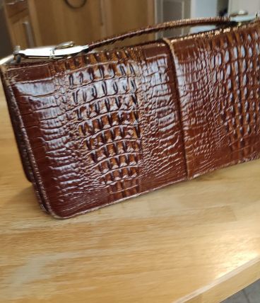 Sac baguette croco couleur rouille 
