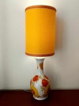 Lampe 1970 aux fleurs et abat-jour cuir sur mesure 
