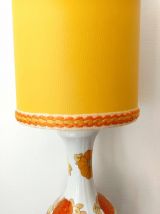 Lampe 1970 aux fleurs et abat-jour cuir sur mesure 