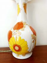 Lampe 1970 aux fleurs et abat-jour cuir sur mesure 