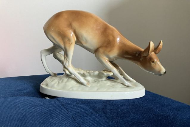 Biche en porcelaine Royal Dux