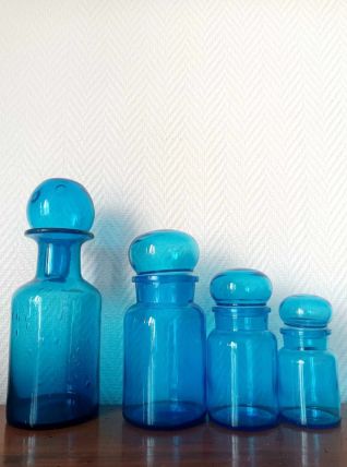 4 flacons d'apothicaire en verre bleu vintage