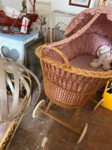 Berceau en rotin vintage