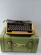 Remington riviera, jaune,machine à écrire révisée