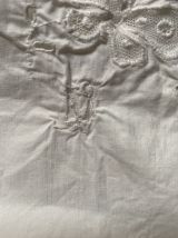 Chemise en coton blanc brodé et monogramme annees 30.