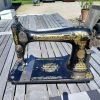 Vieille machine à coudre singer